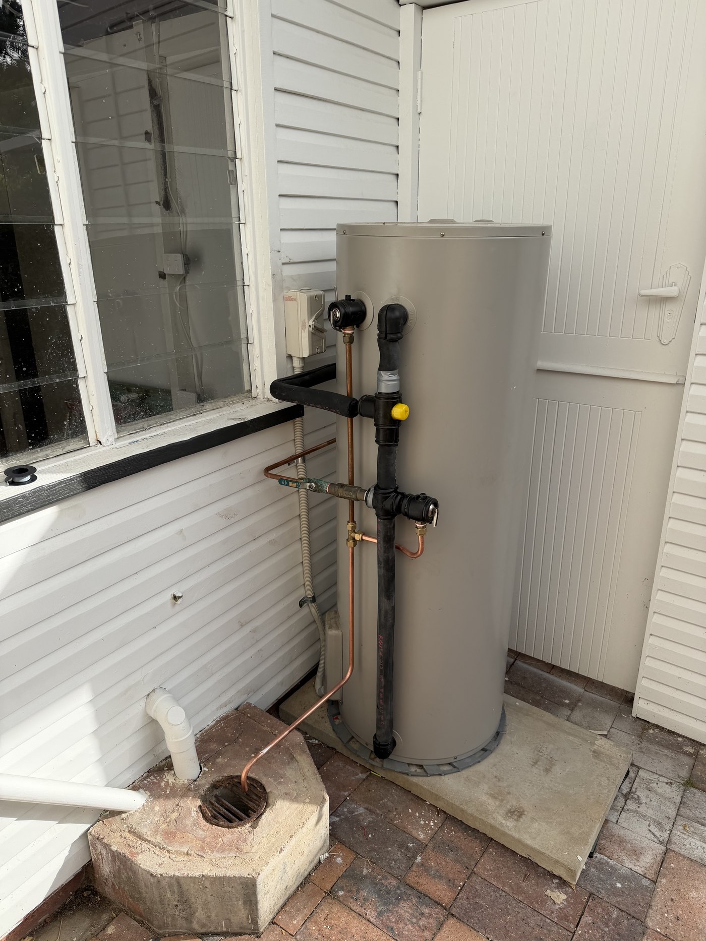 Hot water system replacement, Northside Brisbane